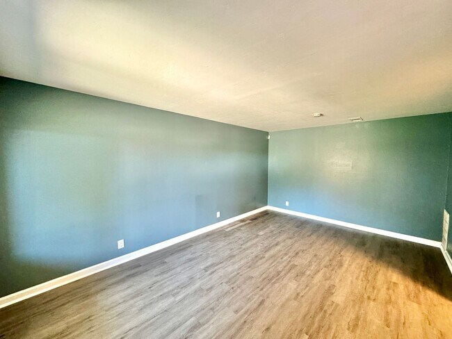 Foto del edificio - Great 2B/1.5BA Townhome in Vista!