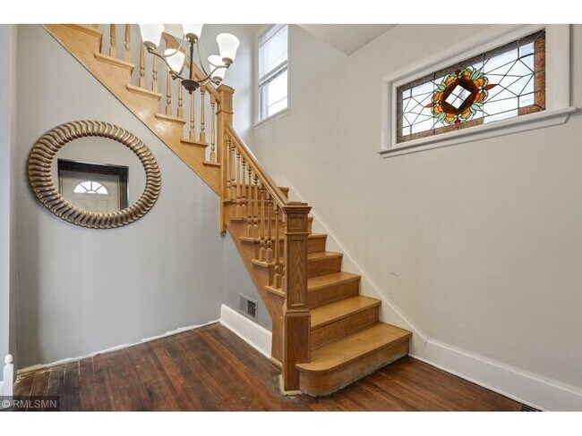 Foto del edificio - 1522 Minnehaha Ave W