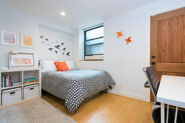 Building Photo - Fort Greene Townhouse 2-BR Garden Duplex