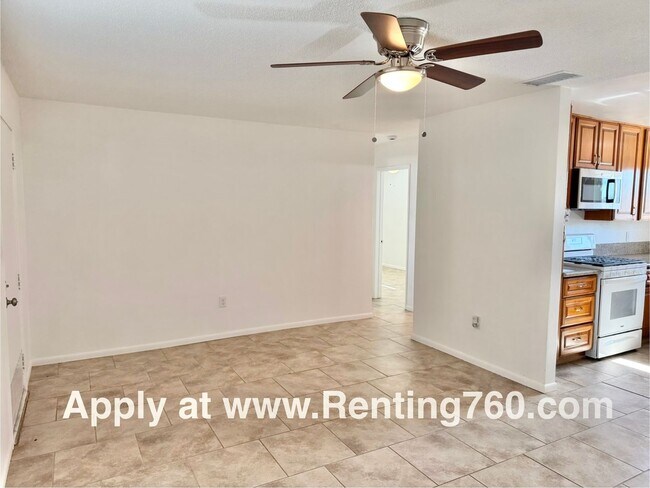 Foto del edificio - Charming 2 Bed 1 Bath Home with Spacious Y...