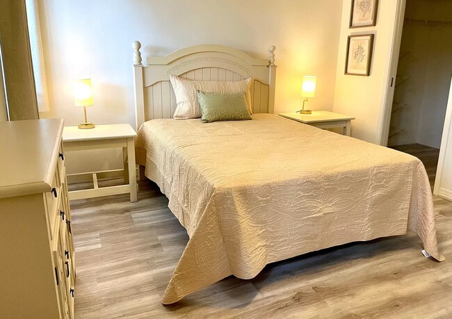 Building Photo - 2842 SW 14th Dr