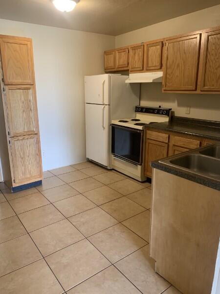 Foto del edificio - 4 Bedroom Lower Unit Student Rental Near UWEC