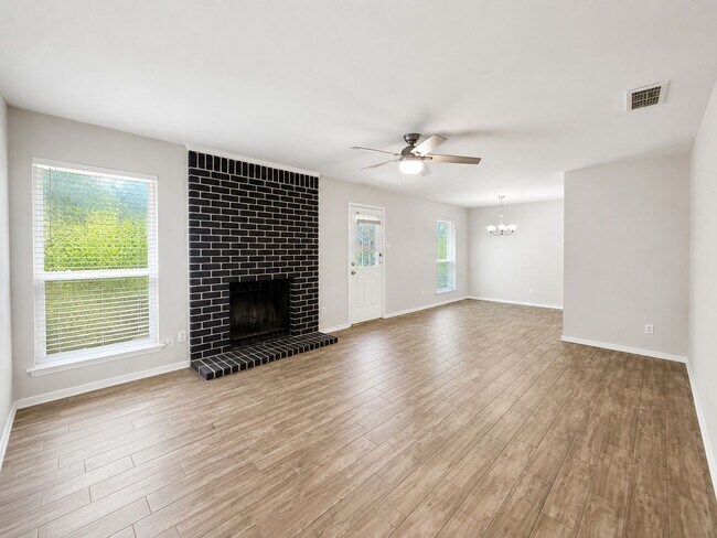 Foto del edificio - 7716-7718 Sable Lane