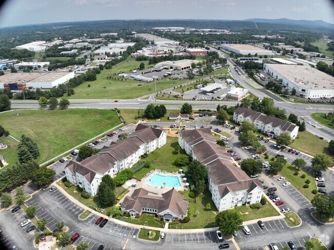 3D Exterior - The Apartments at Wellington Trace
