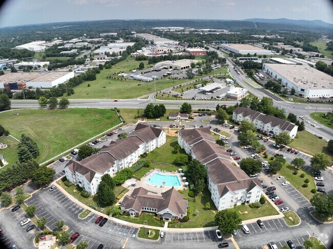 Exterior 3D - The Apartments at Wellington Trace