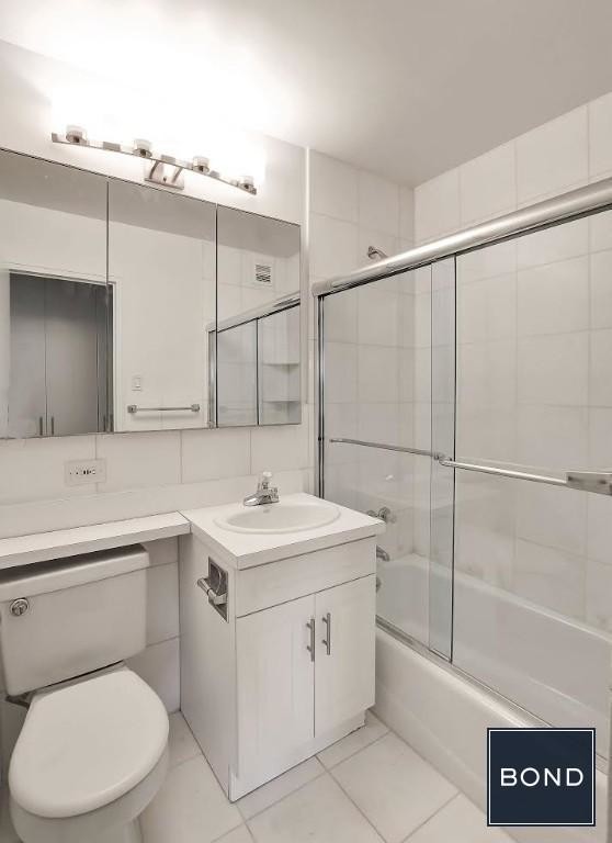 Foto del edificio - 888 8th Ave
