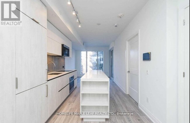 Photo du bâtiment - 21 Park St E