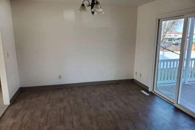 Foto del edificio - 817 Caroline St