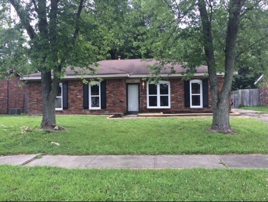 8216 Afterglow Dr, Louisville, KY 40214 House Rental in Louisville