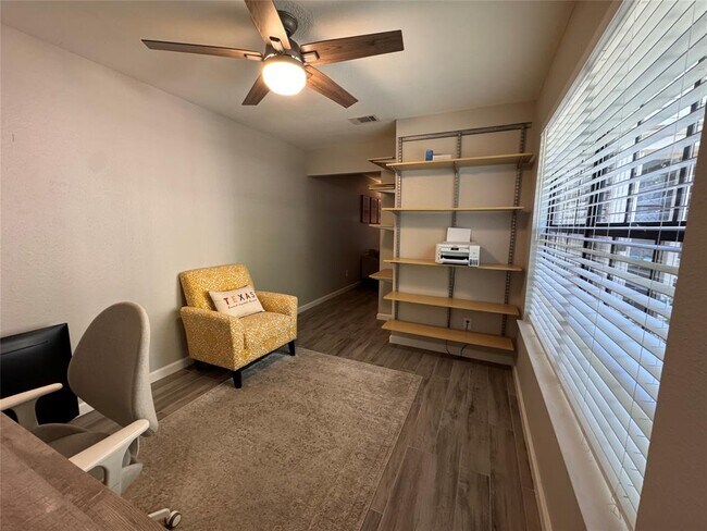 Building Photo - 8400 Jamestown Dr