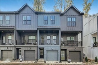 Building Photo - 180 Chestnut Cir