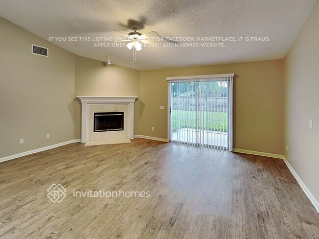 Foto del edificio - 3618 Pond Ridge Ct E