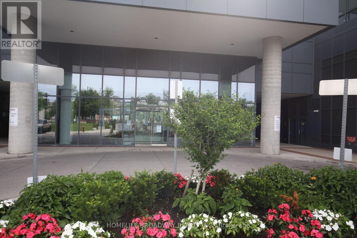 Photo principale - 9090-19090 Yonge St