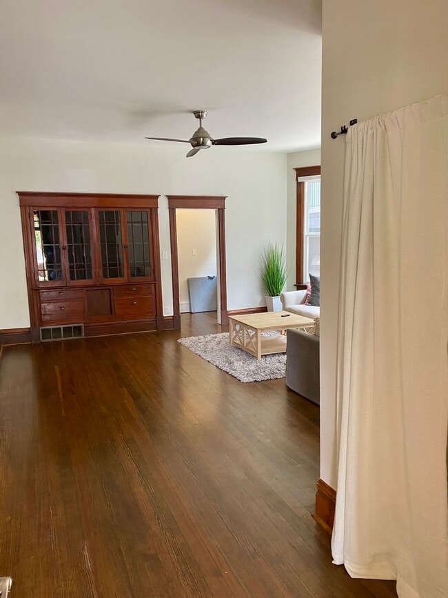 Foto del edificio - Modern Farmhouse Style - Available for Fal...