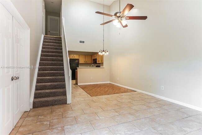 Foto del edificio - 4020 Palm Bay Cir