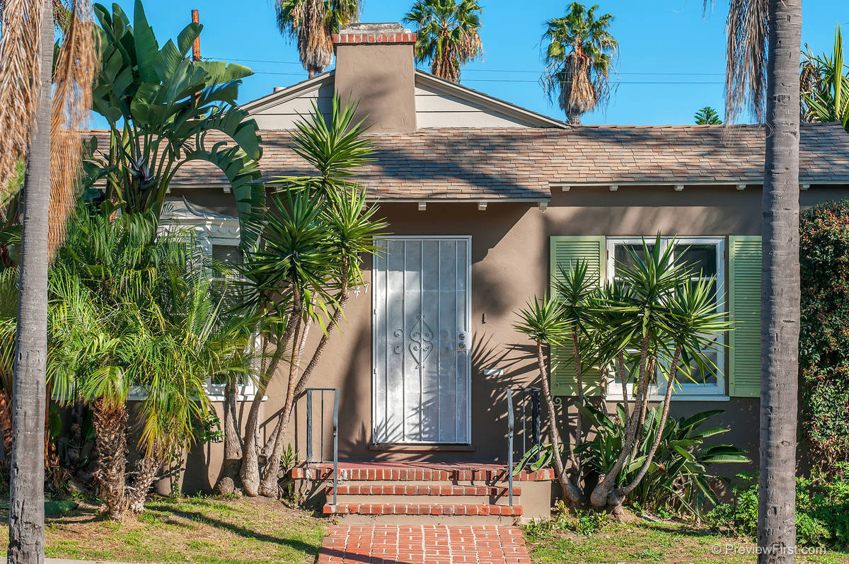 Primary Photo - Cozy 1 Bedroom Bungalow with Reserved Park...
