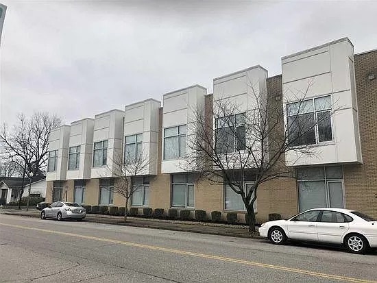 Building Photo - 2263 Young Ave