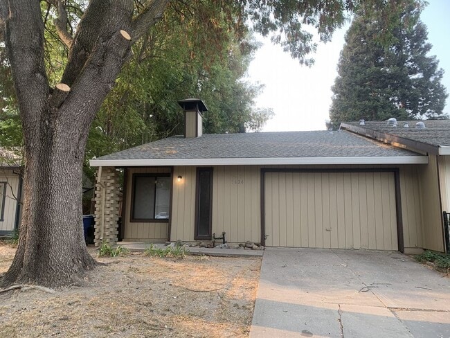 Building Photo - 1624 Teralba Way