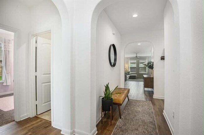 Foto del edificio - 204 Sunken Meadow Ct