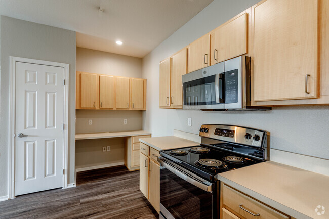 1BR, 1BA - 756SF - Panorama at Arvada Ridge