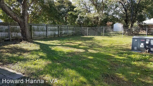Foto del edificio - 3 br, 2 bath House - 345 Woodview Avenue
