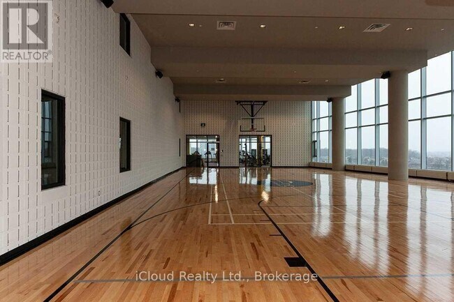 Photo du bâtiment - 2520 Eglinton Ave W