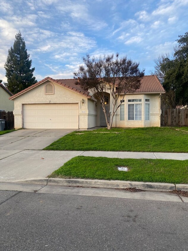 Primary Photo - NORTH MERCED 3 BED 2 BATH HOME AVAILABLE N...