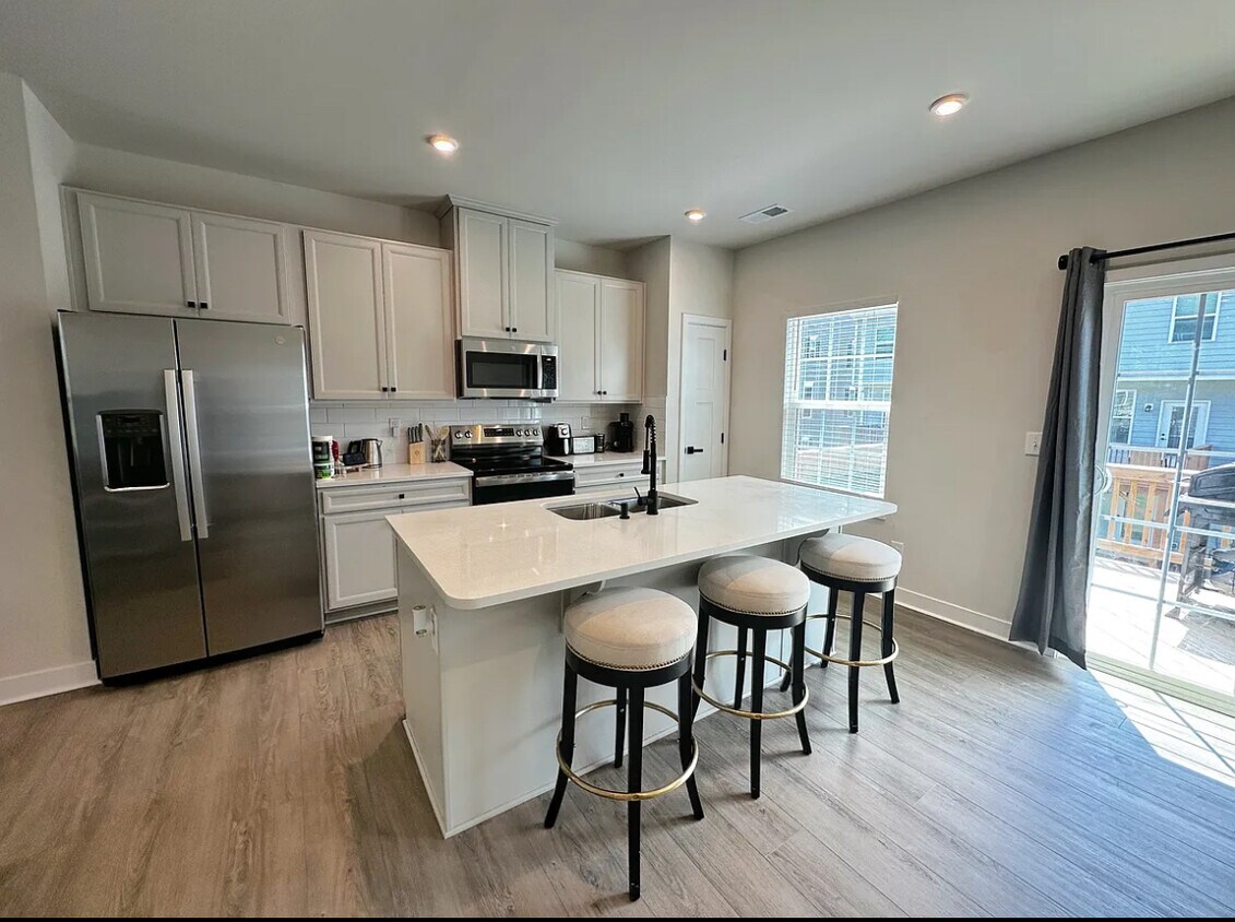 Foto principal - 5020 Springarn Ct