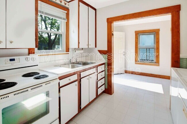Foto del edificio - 5006 Caldwell Ave