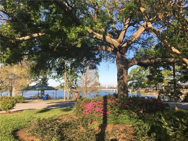 Photo - 700 Tam O Shanter Dr House