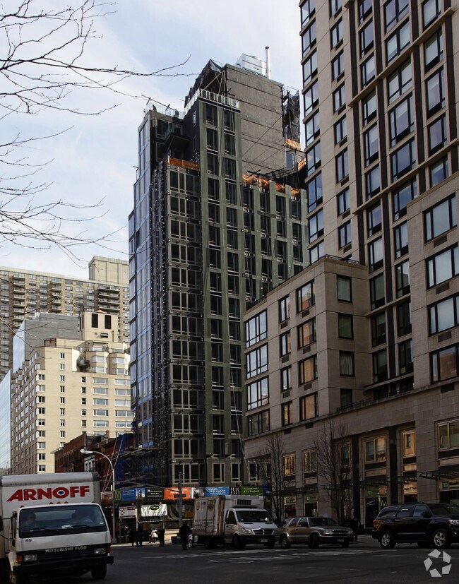 Building Photo - The Isis Condominium