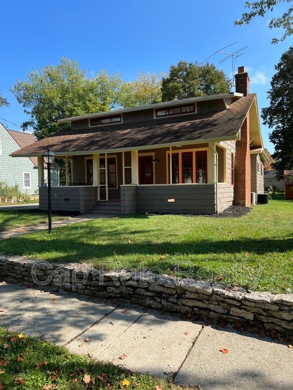 Building Photo - 108 S Grove St