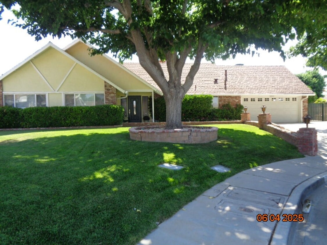 Primary Photo - College Terrace Pool Home