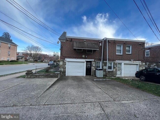 Building Photo - 1053 E Sydney St