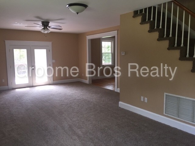 Foto del edificio - 8567 Camp Hill Rd