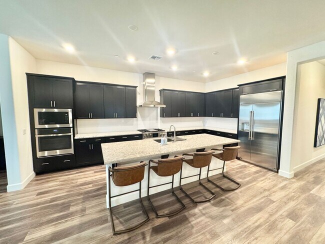 Foto del edificio - Lake front Paradise-Single Story Model Home