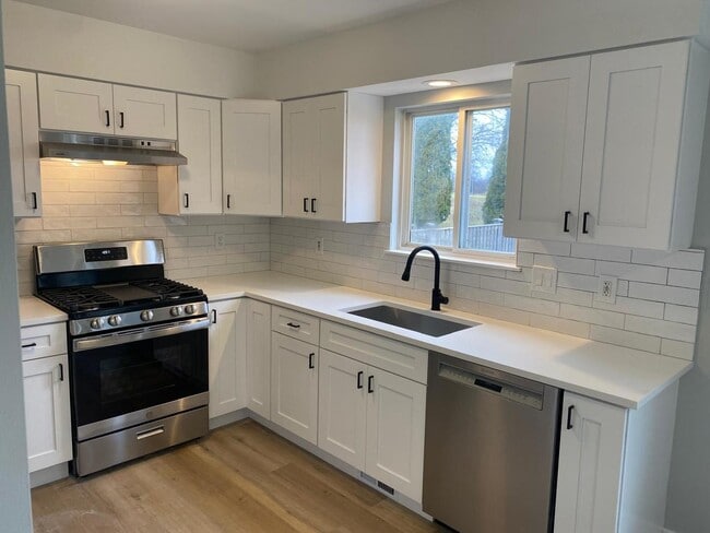 Foto del edificio - 21226 Chastworth Ln