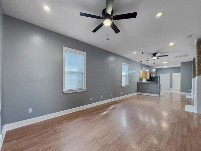 Foto del edificio - 1824 Allen St