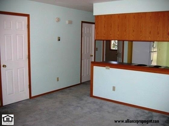 Foto del edificio - Nice spacious townhome in a central location
