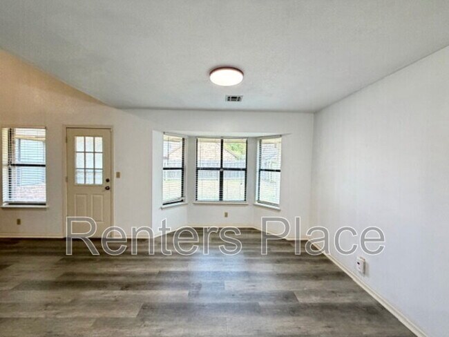 Building Photo - 11121 S 106th E Ave