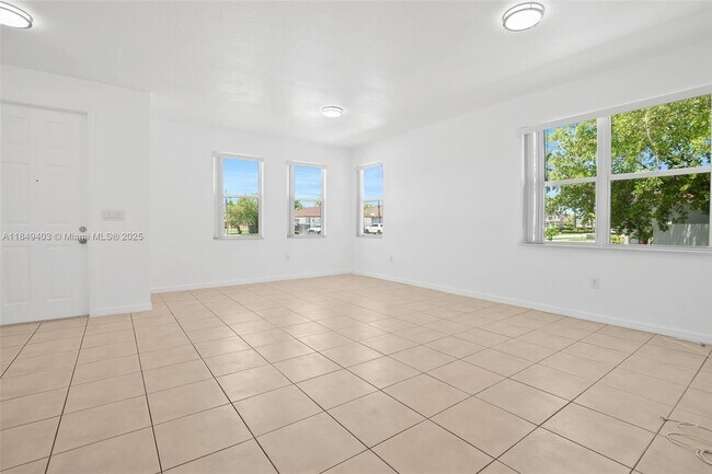 Foto del edificio - 10902 SW 242nd St