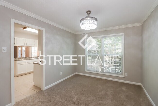 Building Photo - REDUCED!