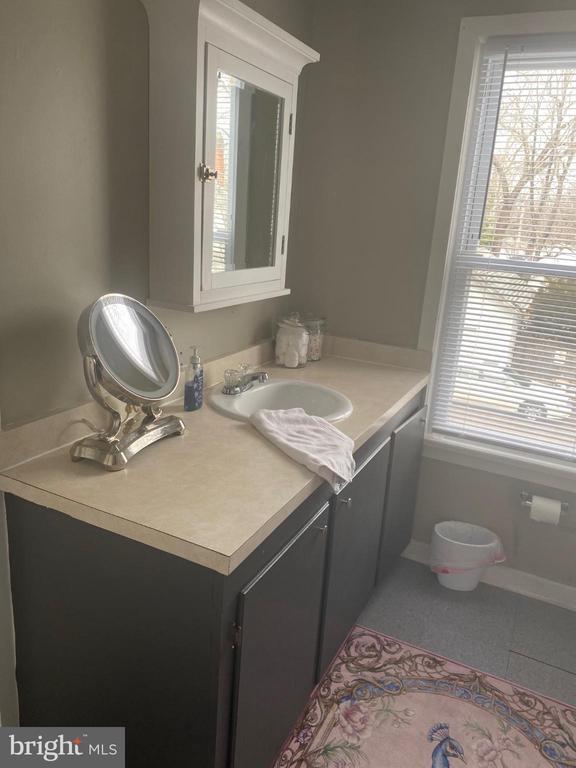 Foto del edificio - 204 W Main St