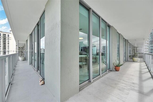 Foto del edificio - 1111 SW 1st Ave