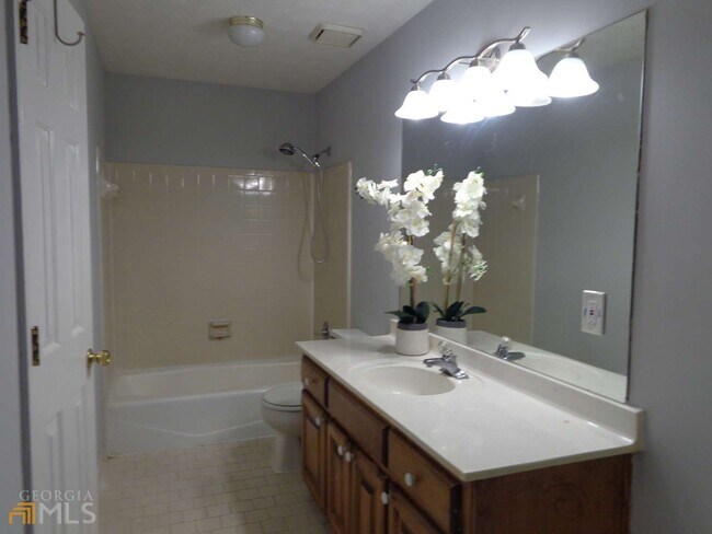 Foto del edificio - 6336 Southland Forest Dr