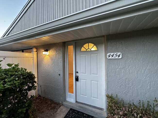 Foto del edificio - 4454 Pinebark Ave