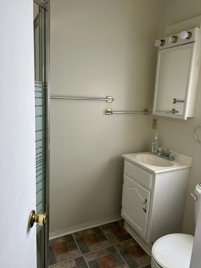 Building Photo - 152 W Warrington Ave