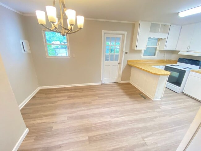 Building Photo - Fully Renovated 3bed/1ba House in 2021 located in North Kannapolis off Hwy 29
