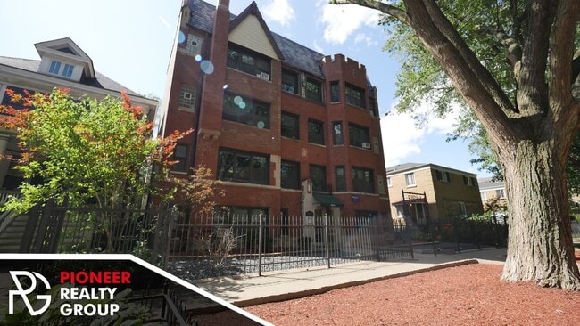 Building Photo - 4614 N Paulina St