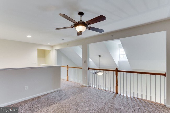 Building Photo - 13960 Greendale Dr